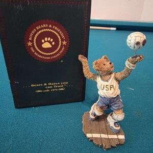 Boyds Bears USA Volleyball Figurine in Blue and White